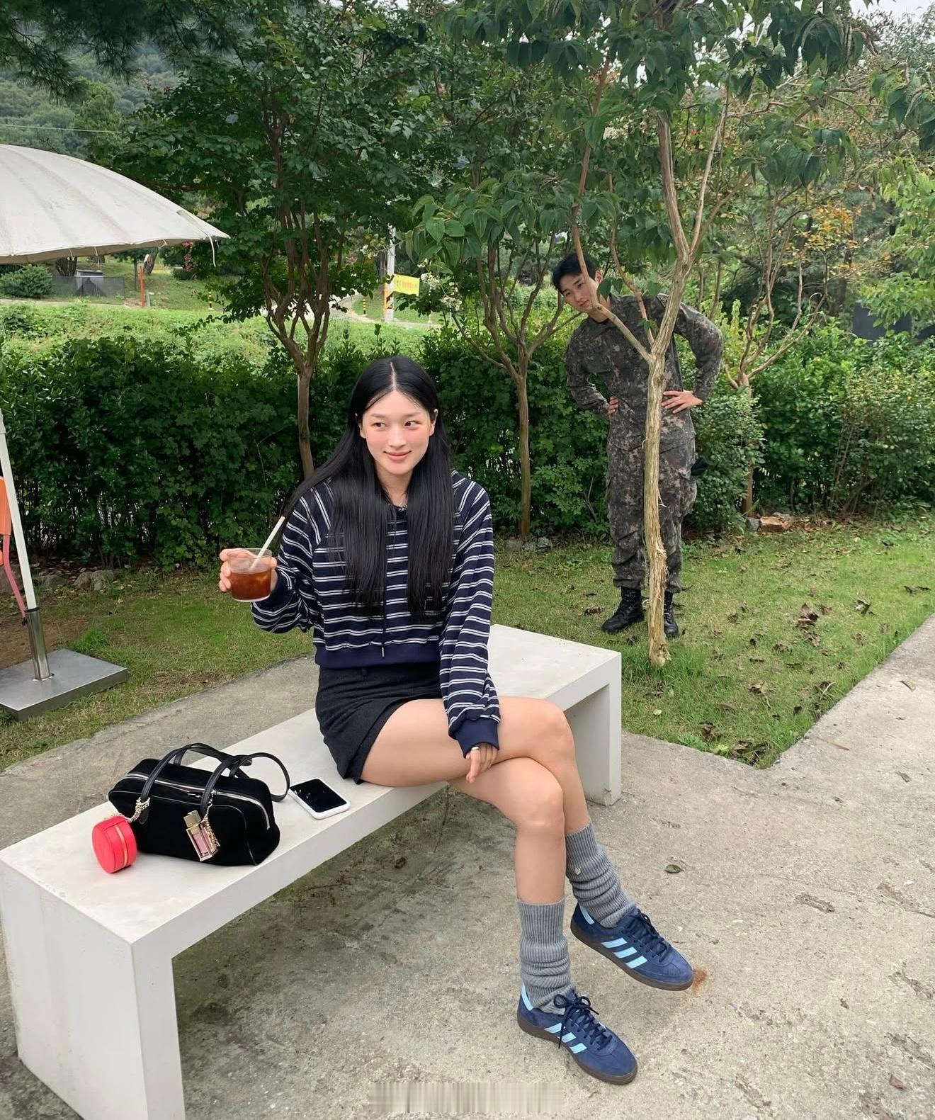 穿搭分享连续更新第2602天韩国时尚女生日常搭配上班上学啦韩系穿搭超能新星汇新