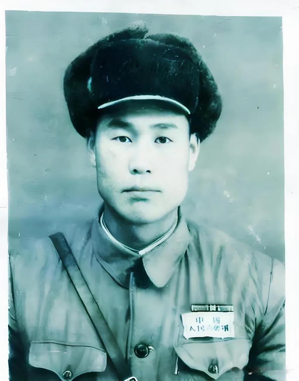 机舱投下手雷，假意叛变的志愿军战士，用一腔热血洗刷冤屈1952年，一则消息