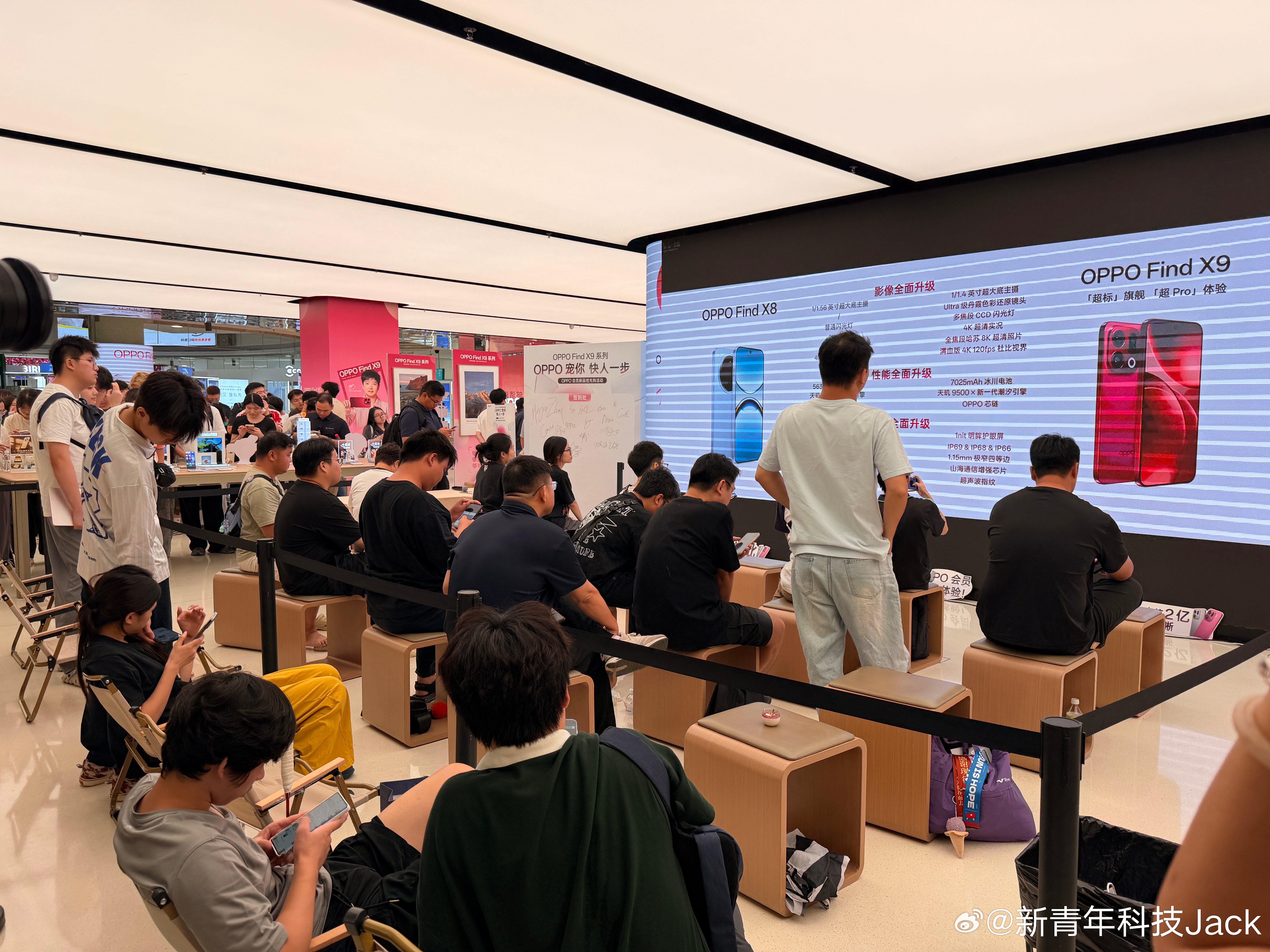 OPPOFindX9销量真猛啊，从线上和线下火爆程度来看，这次FindX9板