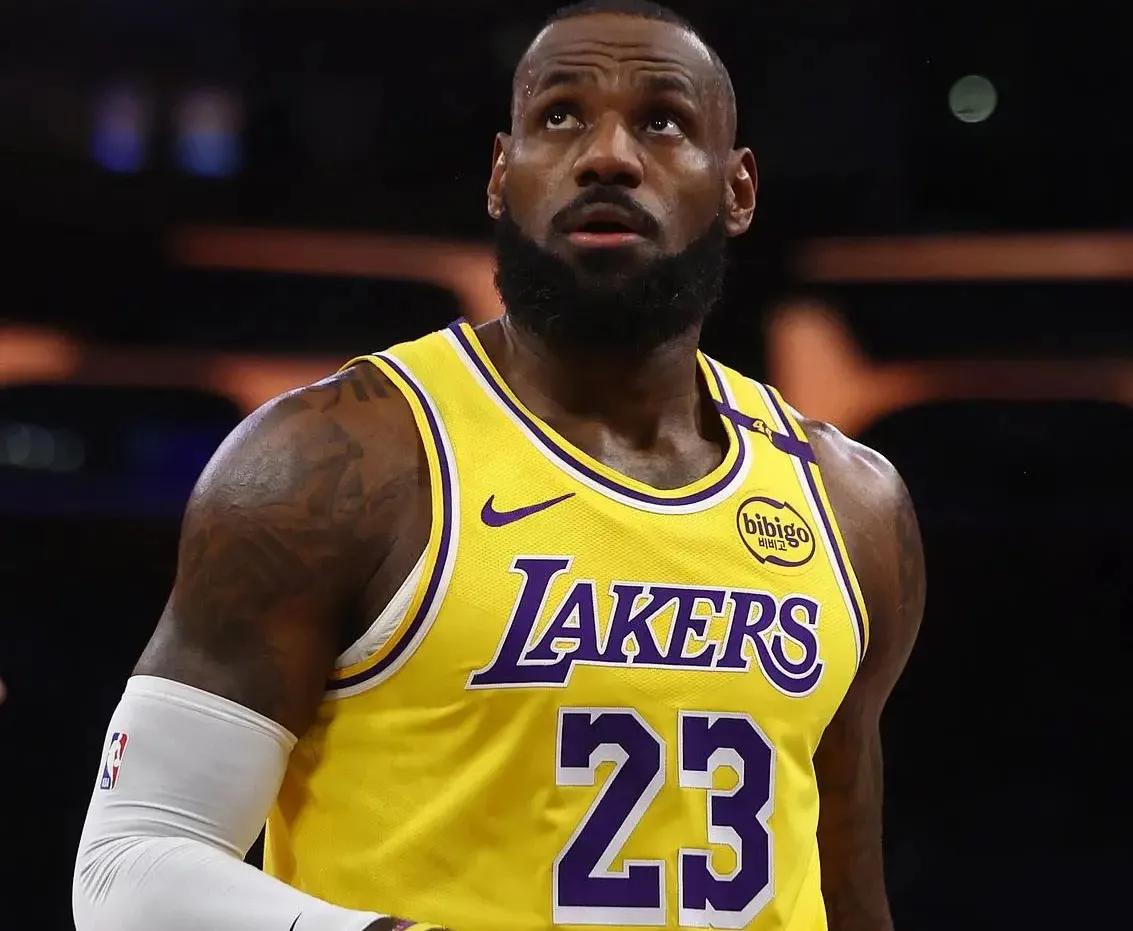 没悬念了！随着东契奇、里夫斯相继赛季报销，接下来湖人必然会发生3件事……第