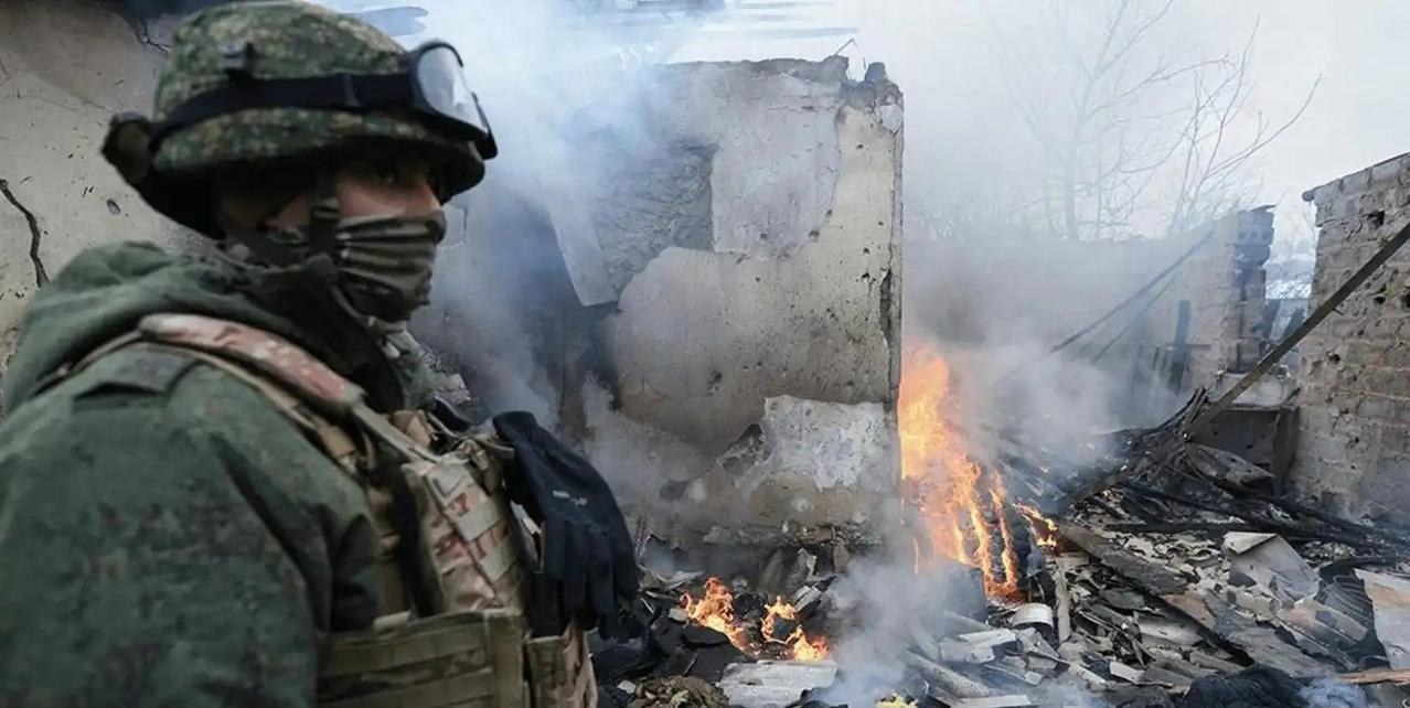 克里米亚深夜传出爆炸声，乌军宣布精准摧毁俄军“堡垒”导弹基地咱们先说说这次被