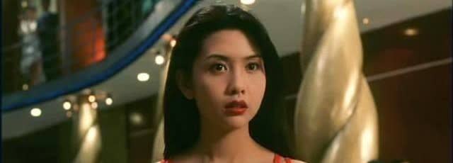 1997，邱淑贞和王晶分手后，转身下嫁给身价30亿的富豪沈嘉伟。婚礼当天有人讥讽