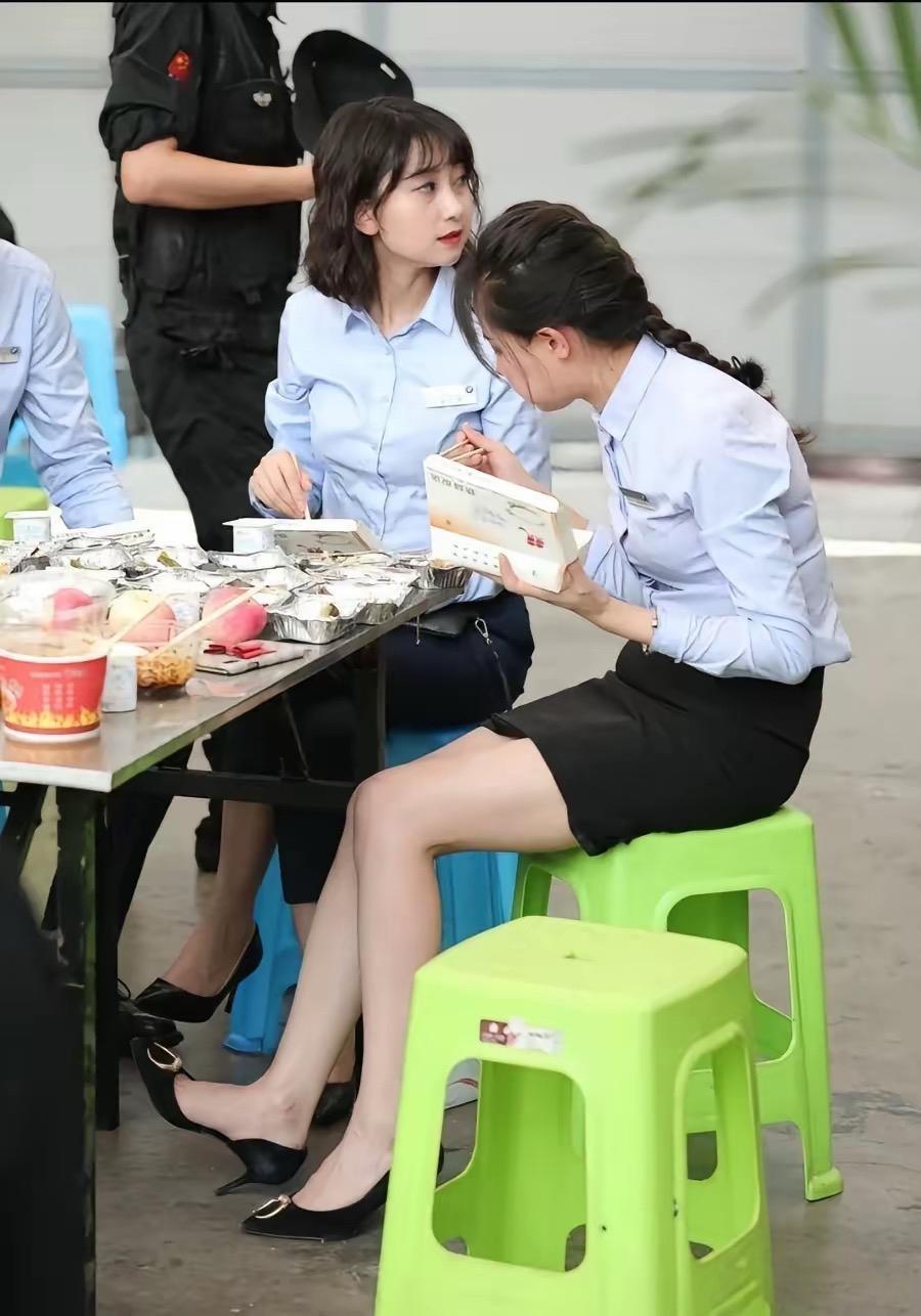 休息的时候和同事一起最开心