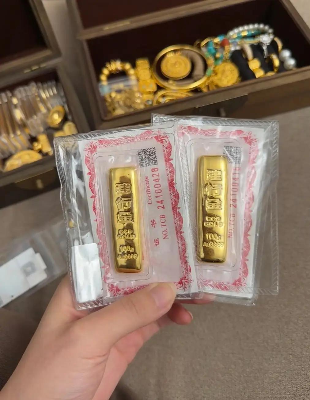 2月22日，手里有黄金的人，这次嘴都要笑裂了，金价已经再次突破5104美元