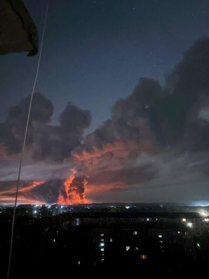 【乌克兰首都基辅遭大规模空袭】8月5日夜间，俄罗斯武装部队对基辅市及基辅州的交