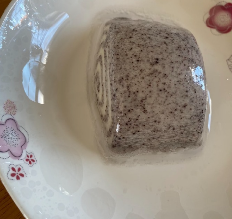 忘摘保鲜膜但得到了一个塑封馒头