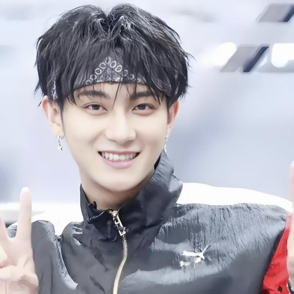 我妈听说黄子韬脑溢血开颅缝了43针后，一句话，把我干懵了！她说，真想知道是