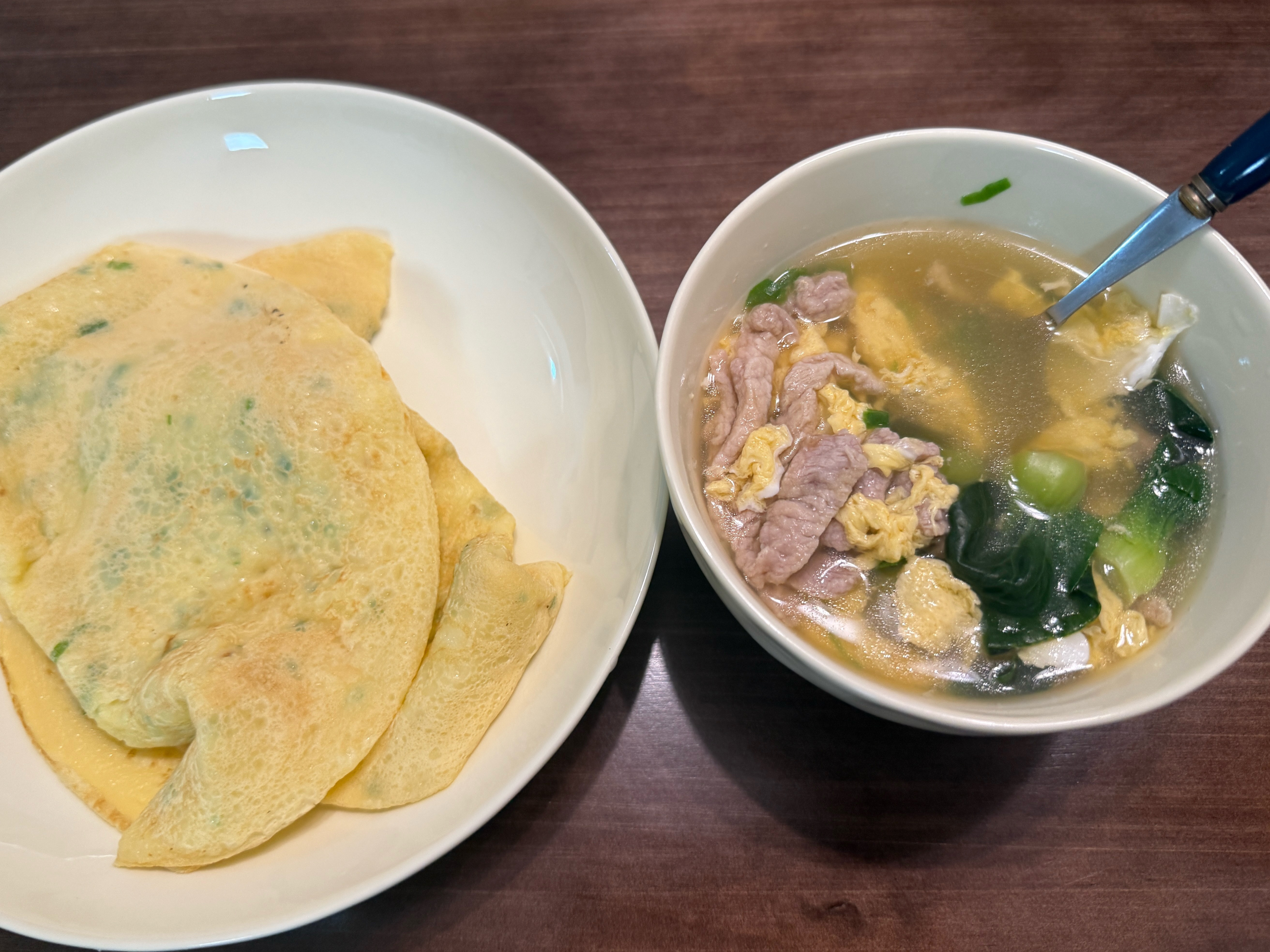 早上好哇！鸡蛋饼配鸡蛋肉丝汤早安