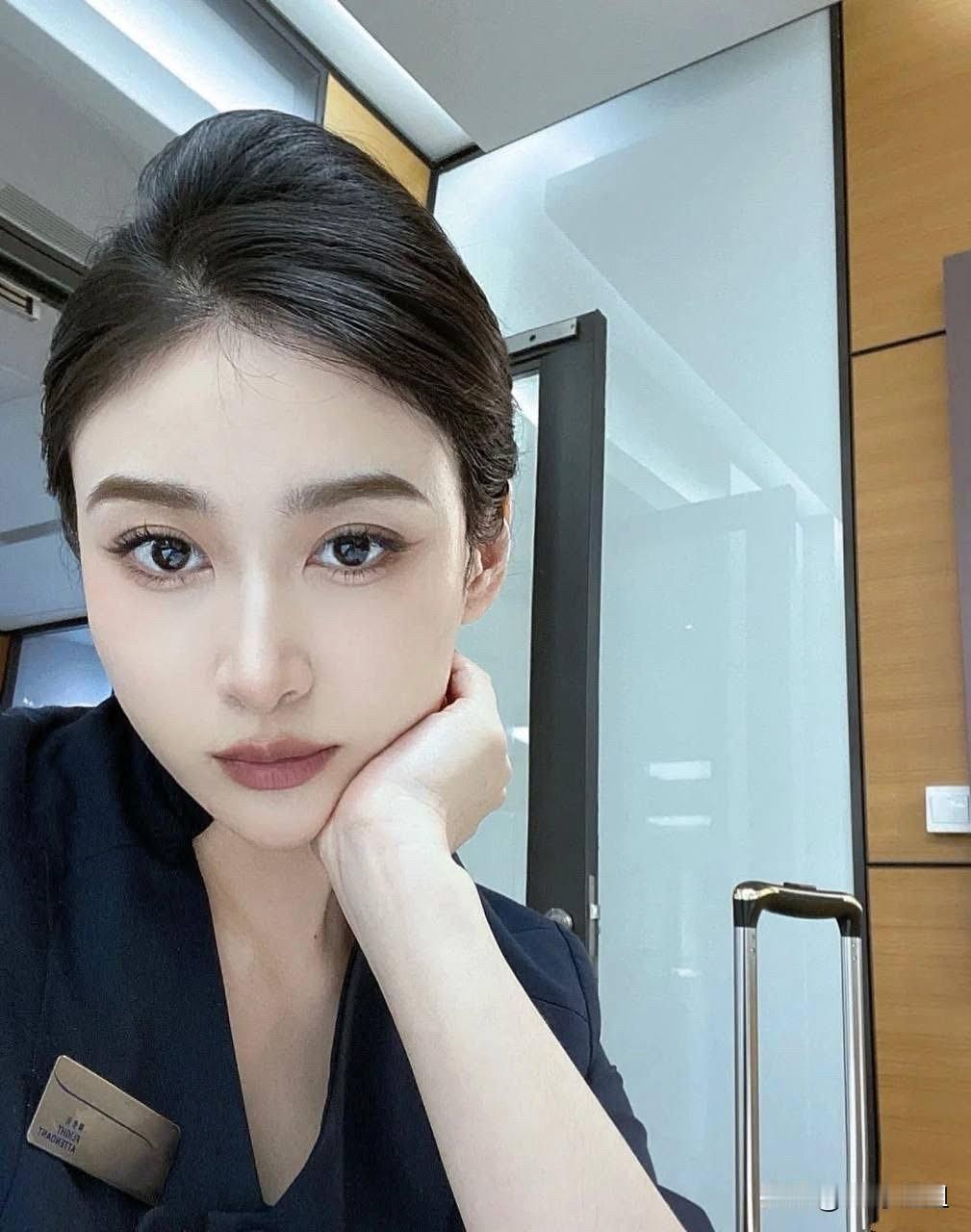 机场值机处，优雅的空姐，准备出发！气质空姐