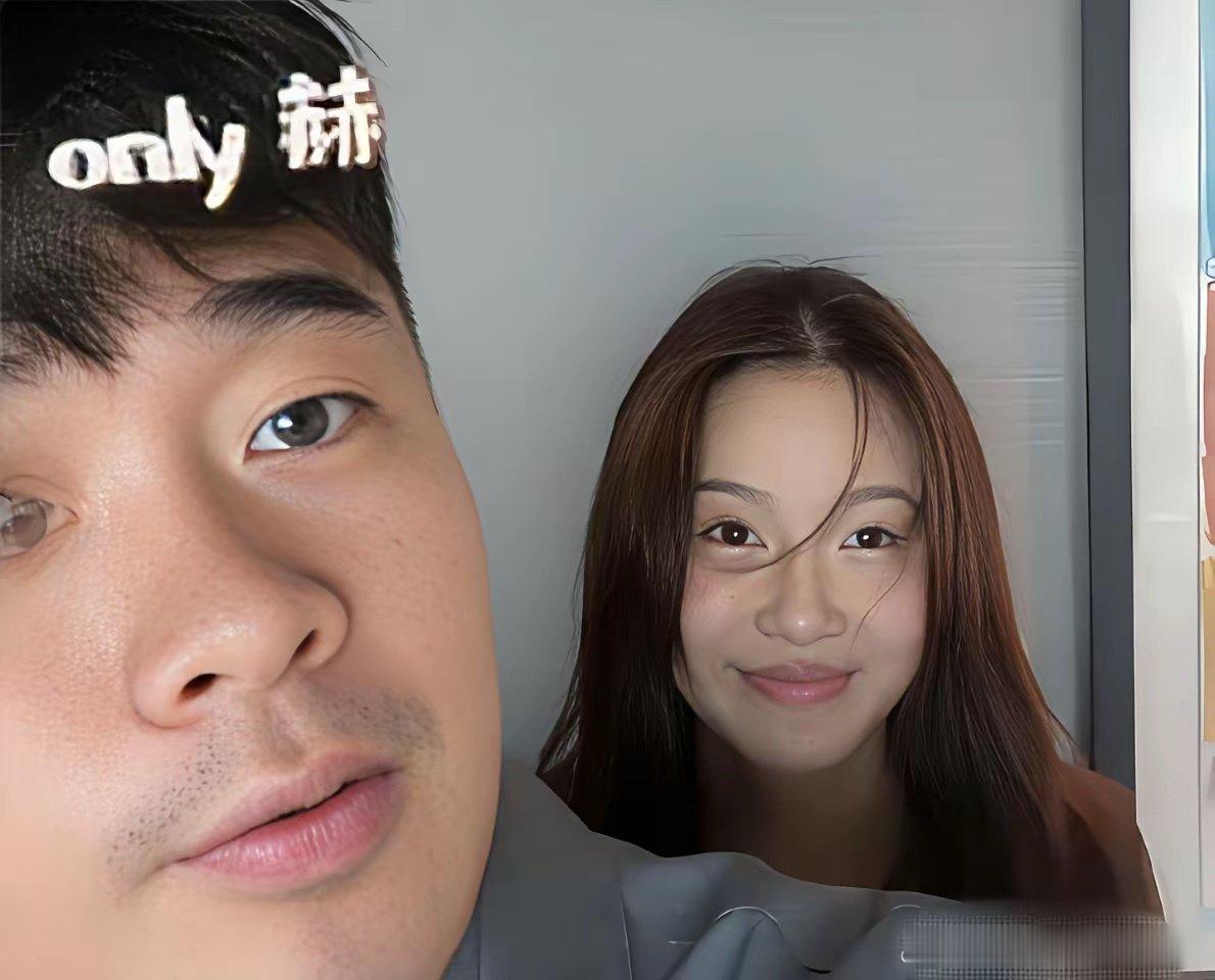 陈赫老婆终于不藏着了，在视频中露脸，长得还很可爱挺漂亮的​