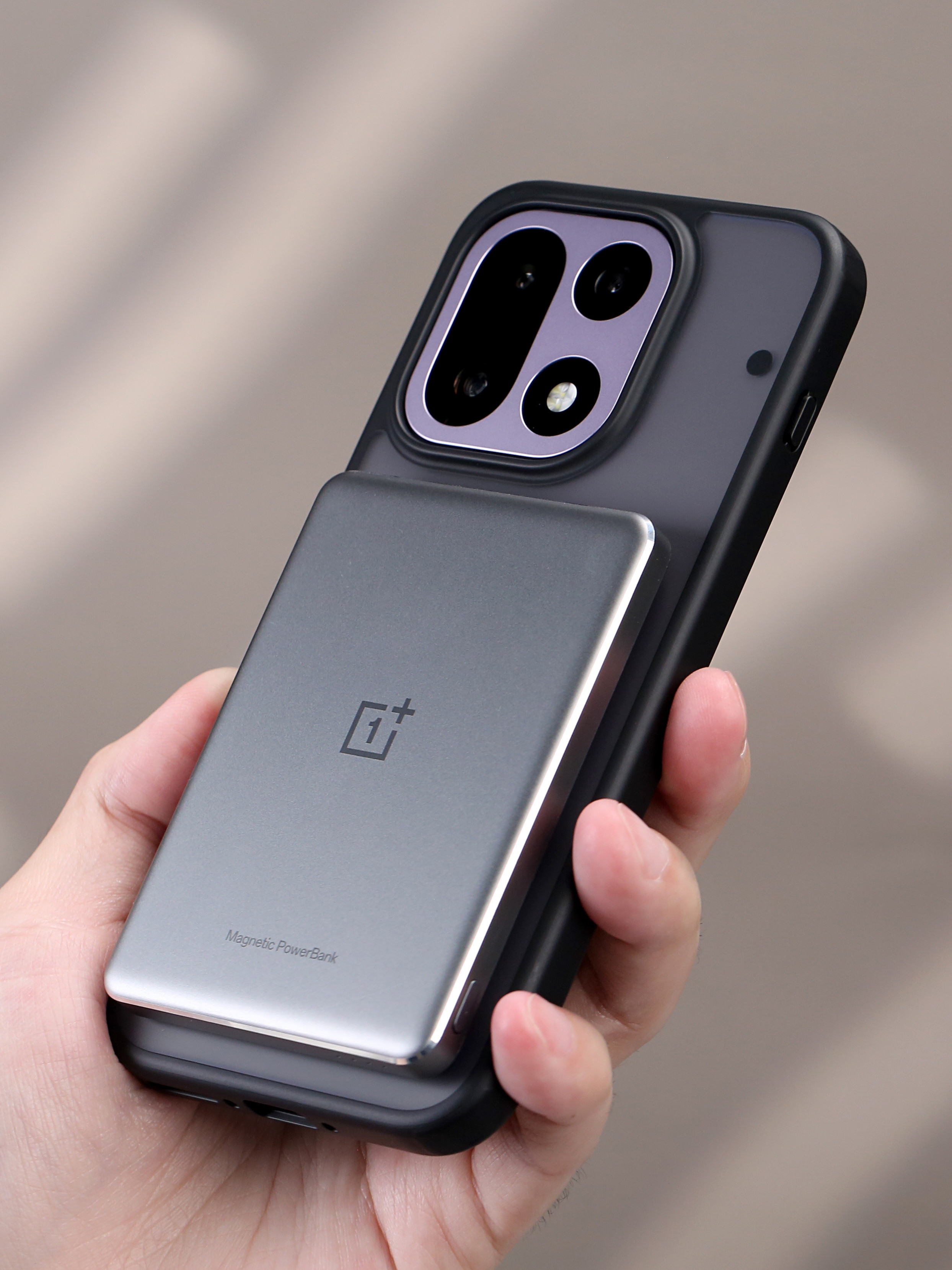 一加这个移动电源质感确实不错