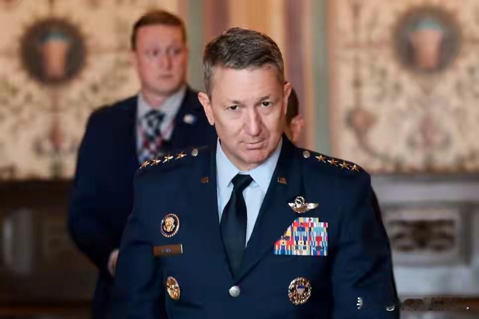 这家伙，还不给他抓起来，又要搞啥事情？[捂脸哭]怎么统领34个国家了？