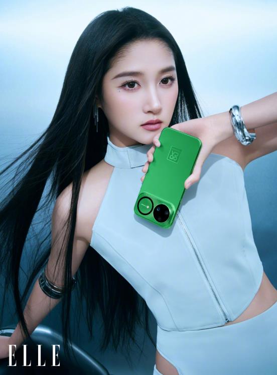 华为nova刚搞了个带感绿，小米17Ultra则搞了个星空绿。看样子，明年手机