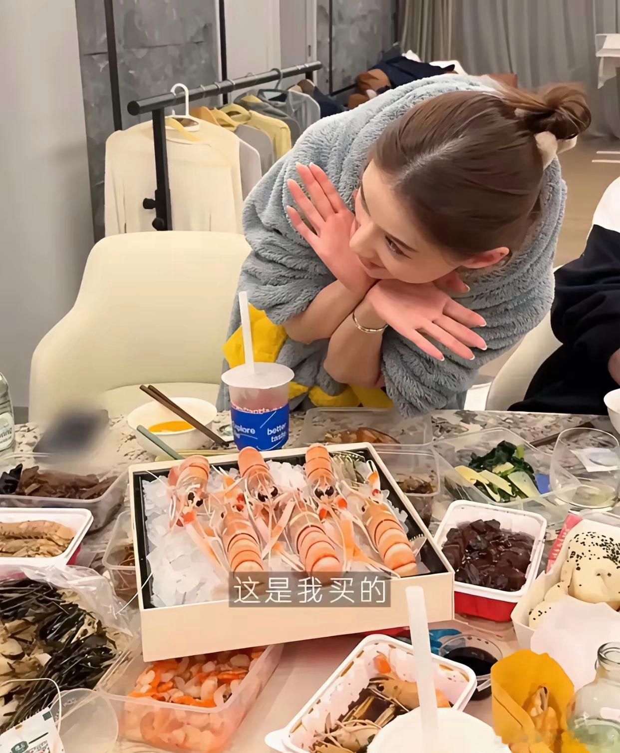 何超莲这富炫得……我竟然哑口无言。甚至感觉理所应当。​​​