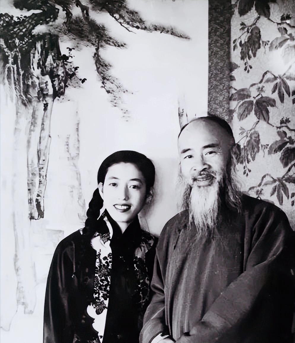 1921年，一个富商在张大千那里买了一幅画，回家之后发现是赝品。这张题着石涛