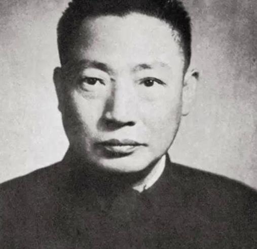 1946年，一位抗联将领约见一位年轻女子品茶，刚啜饮一口便觉天旋地转，当即警觉道