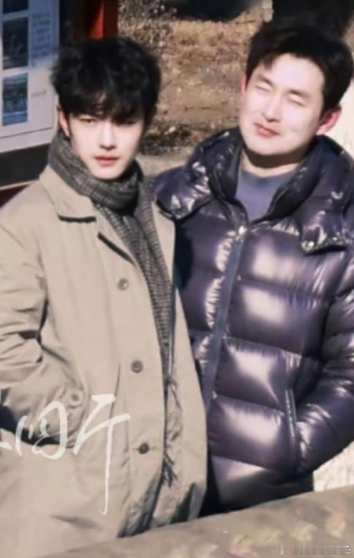 肖战王彦霖打破了近大远小的定律肖战的脸比王彦霖的脸小一圈《小城良方》肖战的脸比王