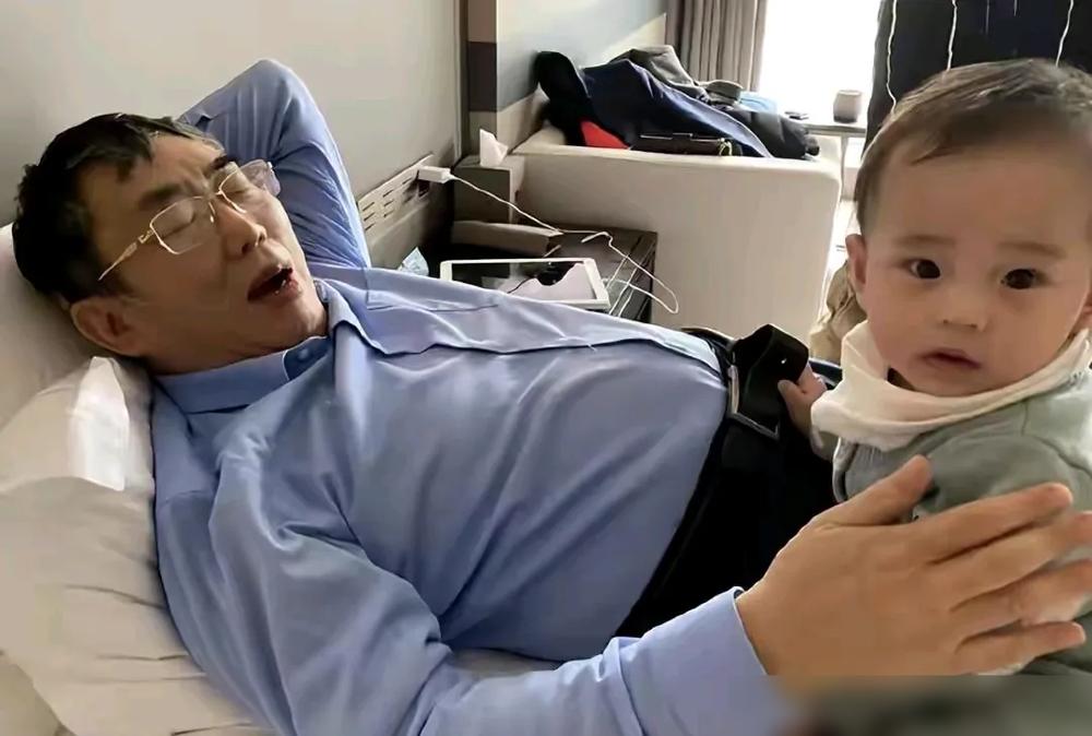 孔令文不是那种要求特别高的人，父亲聂卫平那么有钱，但是他跟李宥利以及儿子住的房子