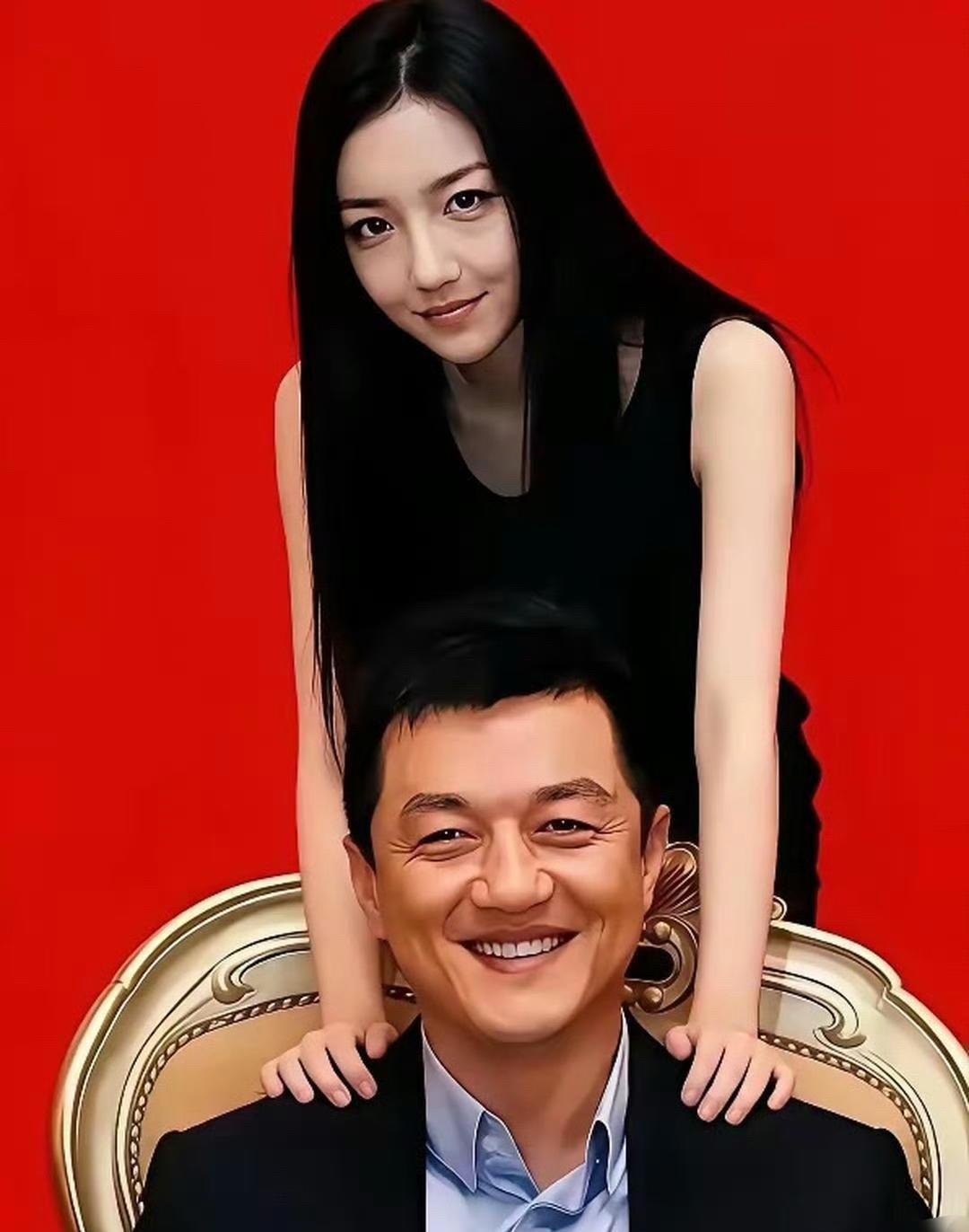 李嫣这姑娘真的越长越开了。小时候总觉得她更像王菲，现在看起来已经很有自己的美感了