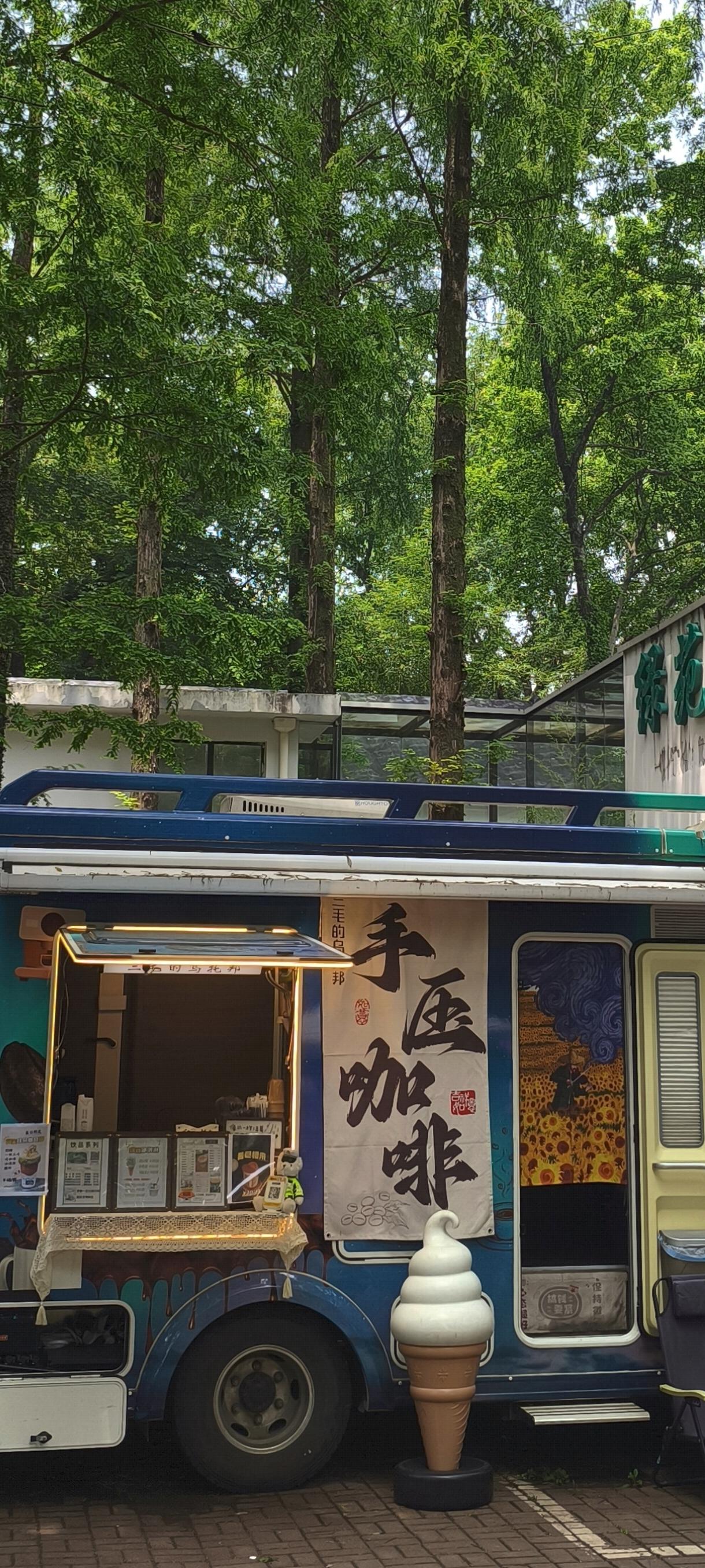 大暑过后，南京这高温算是正式“发威”了。每年7月中旬到8月中旬热得像蒸笼，这规律