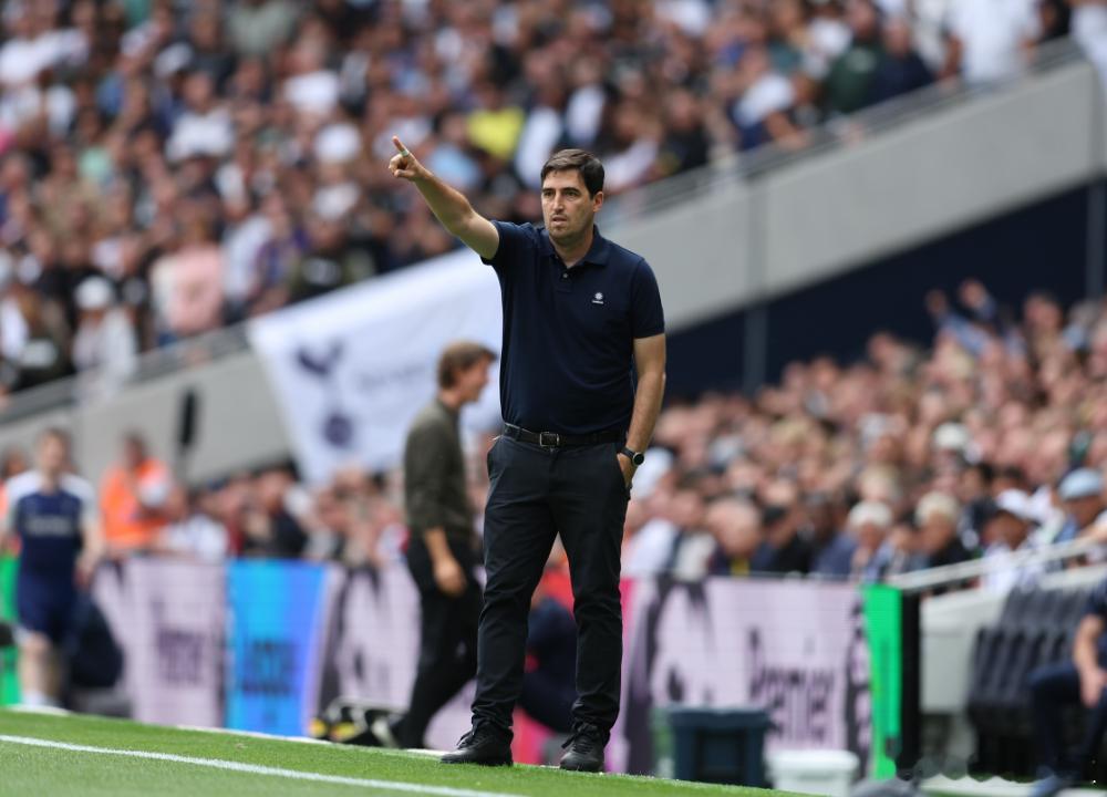 伊劳拉：与哈兰德对抗真的太难了，他的速度简直不可阻挡11月3日讯英超第10轮，