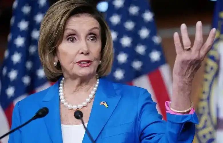 美国打伊朗后，佩洛西发话了！ 她说得挺到位，她说特朗普对伊朗动武，是开启另一