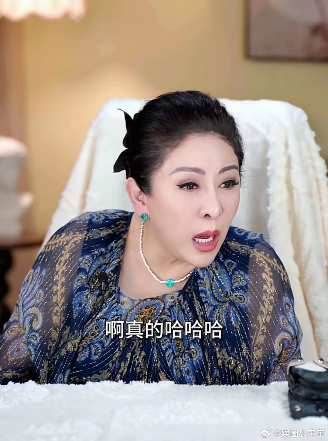 向太也太逗了，她替朱女士发声谴责zha男时，听到助理在一旁聊到：“内地法律私生子