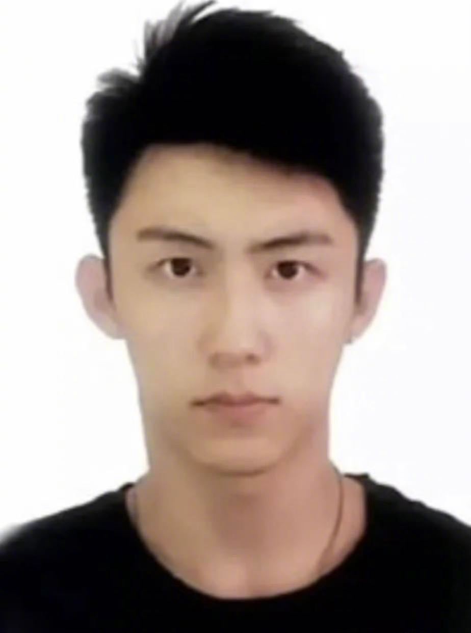 再次对黄景瑜的臂展有了实感 黄景瑜连驾照都这么权威救命直接被黄景瑜拿捏住了🥹看