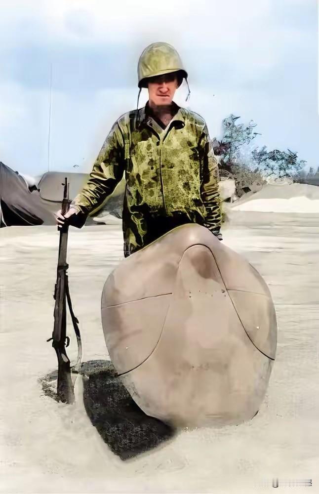 日本鬼子发明的王八盖子，看起来有些怪怪的，连美国人缴获这些东西之后，都感觉很好玩