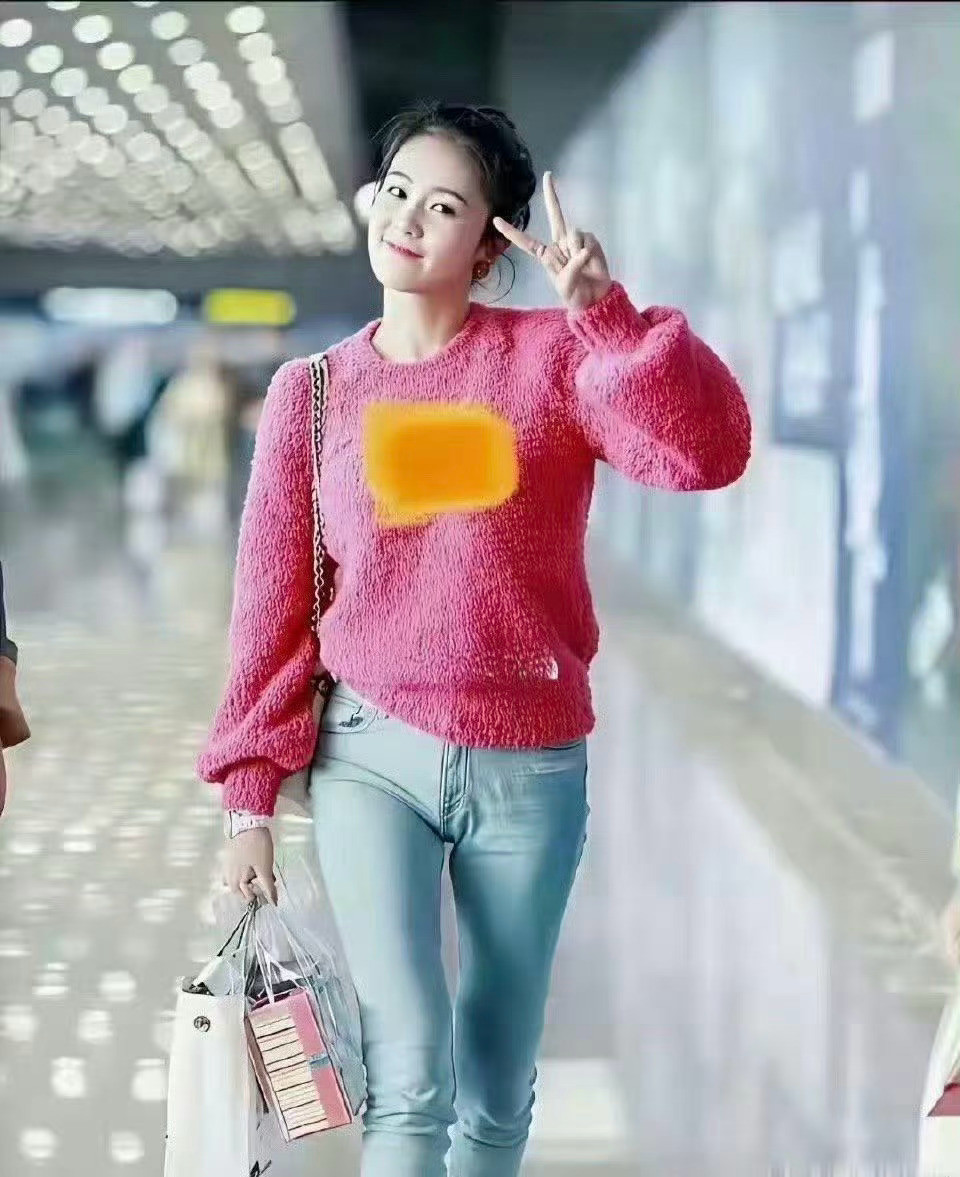 于正真的很有眼光小透明时期的白鹿就已经很漂亮了