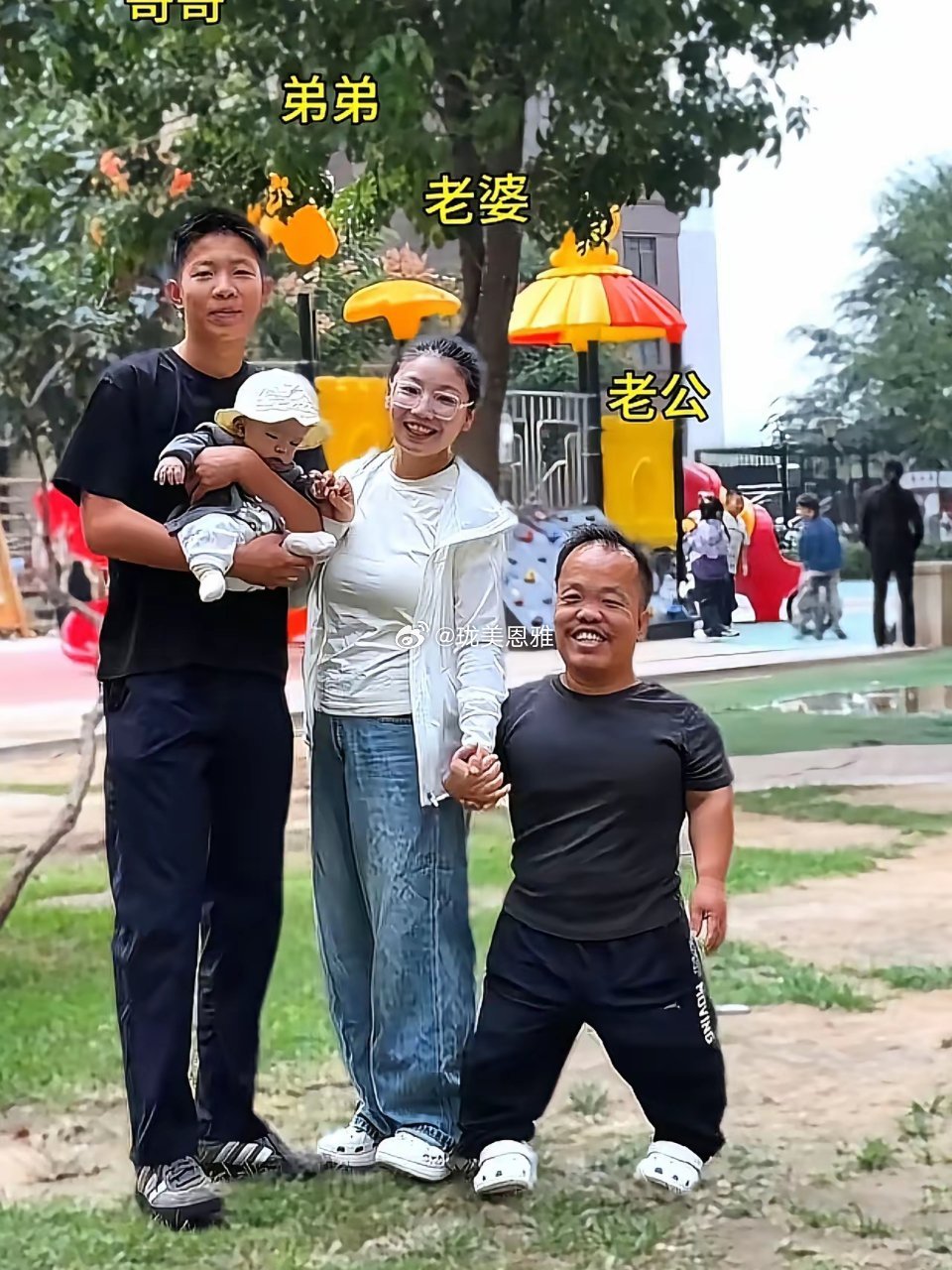 真佩服这个女人为了嫁这么个矮小男人不惜以绝食来跟父母对抗！​​​