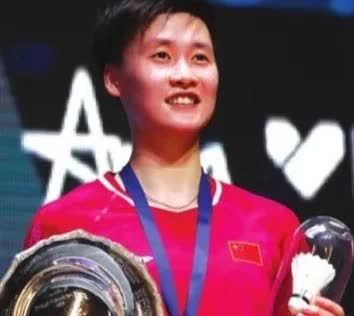 根据我对女子羽坛三大天后安洗莹、陈雨菲、山口茜和一个吃瓜群众瓦尔达尼实力的分析，