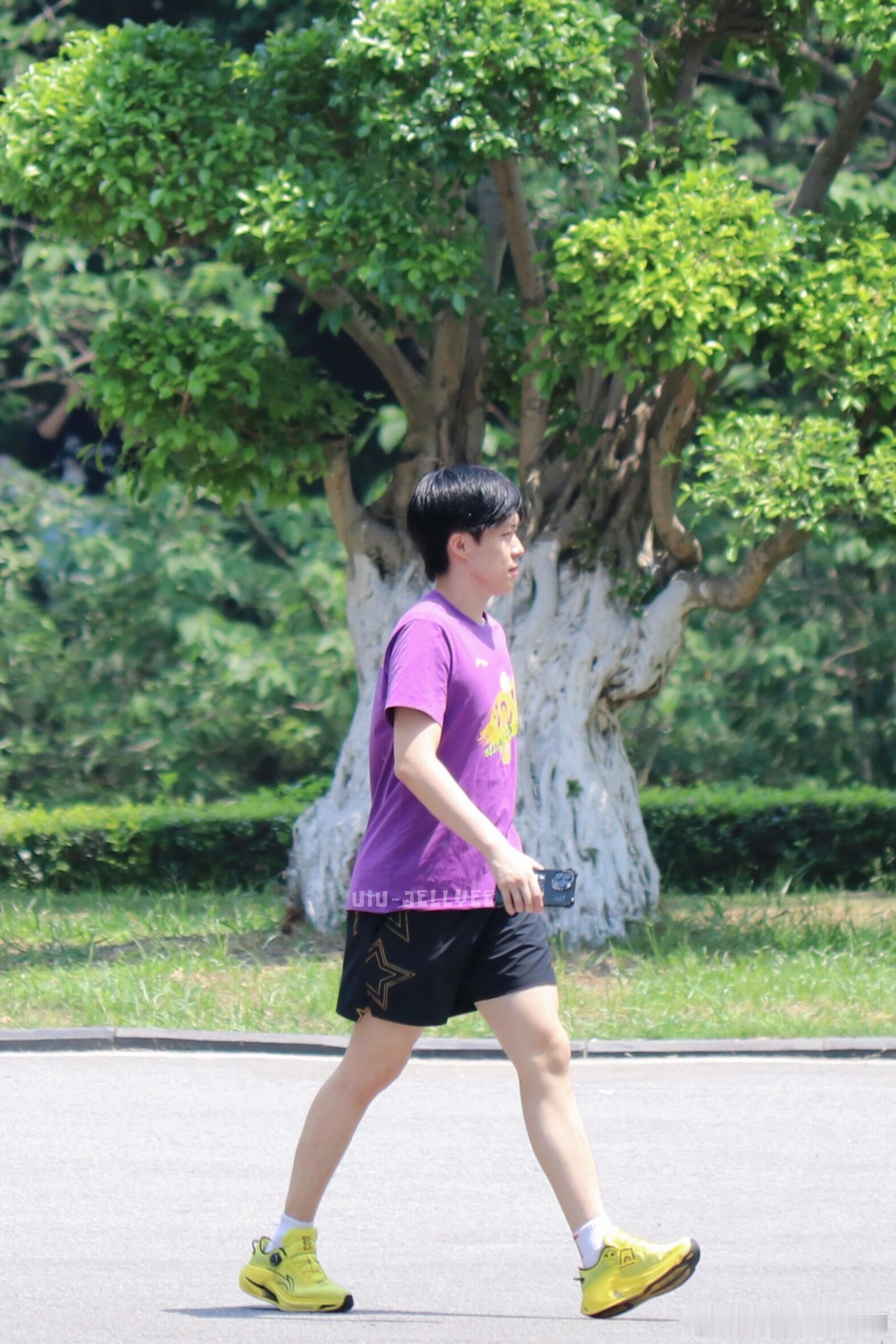 封训的青春男大王楚钦​​​