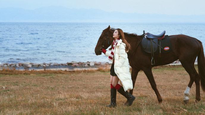 李兰迪十一月行程图李兰迪十一月形成如来啦~是海边骑马少女啊！十一月活动不多，一