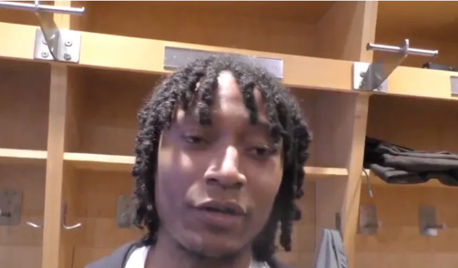 NBA常规赛，快船121-117击败猛龙。赛后快船球员泰泰-华盛顿接受了记者采