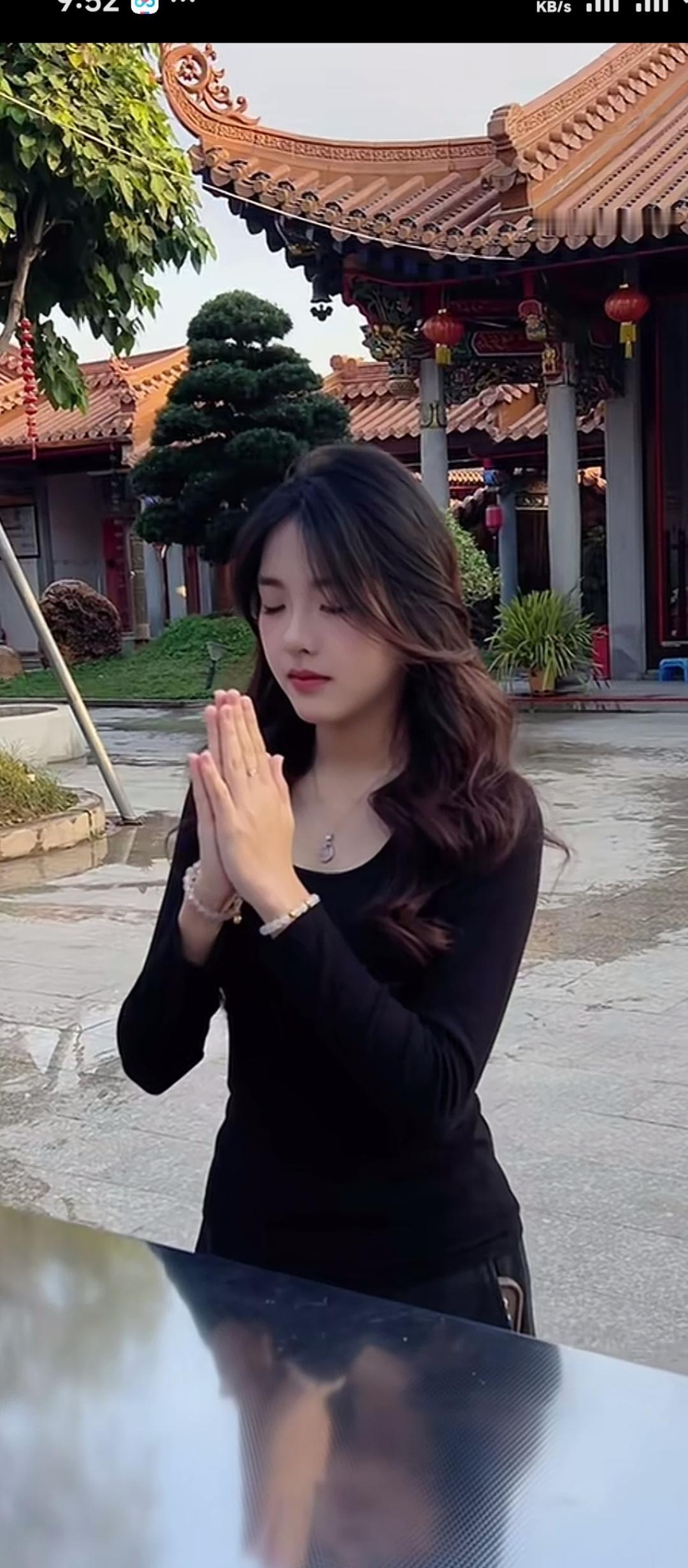 静心合十，福至心灵。