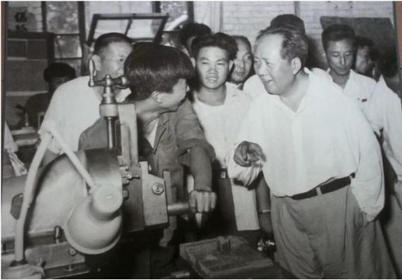毛主席时代的工业体系有多完善？举个例子。在小县城里，当时有水泥厂、氮肥厂、造纸厂