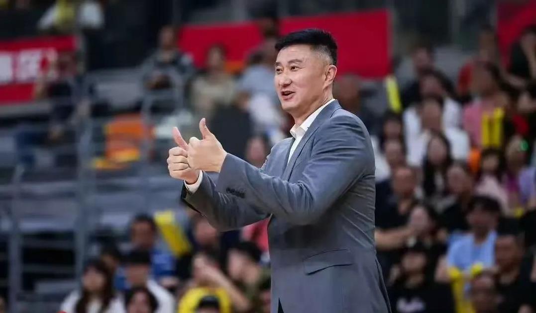 徐昕顶了杜锋！这是为啥呀？广东全运队练兵，和国家队似的，专找国外的球队开干。