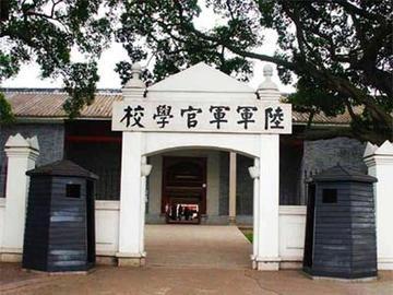 黄埔军校一期到底有多恐怖？全班645人，一半打天下，一半守天下，仗全是同学在打