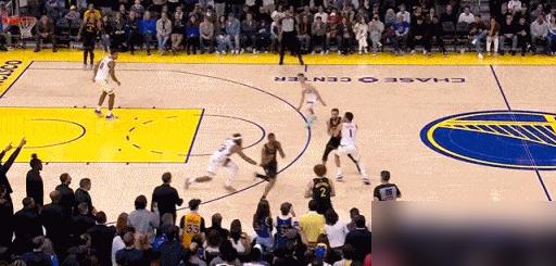 颠倒黑白，看看吧，这个角度可能更清晰！有些人说裁判是帮勇士耗时间，才不吹犯规的。