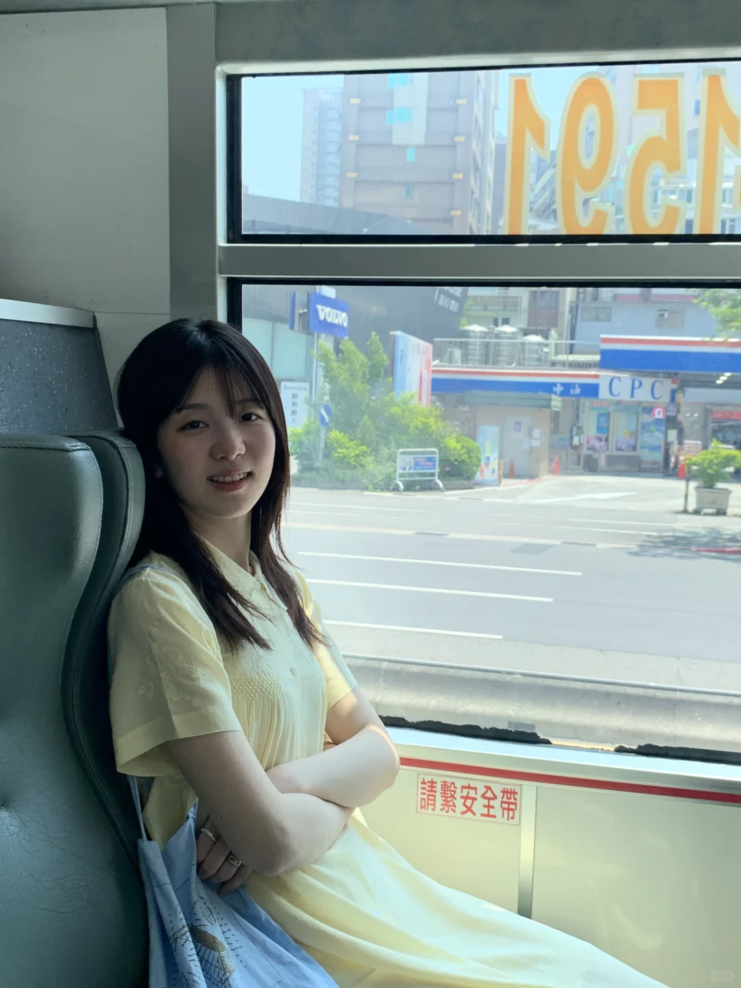 如果是你女朋友，让你发朋友圈，你会选哪张