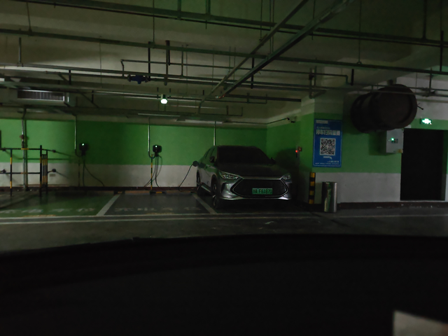 有比亚迪在特斯拉就充不了慢充不知各位车友遇到过没，国家电网慢充站，每次我一遇到