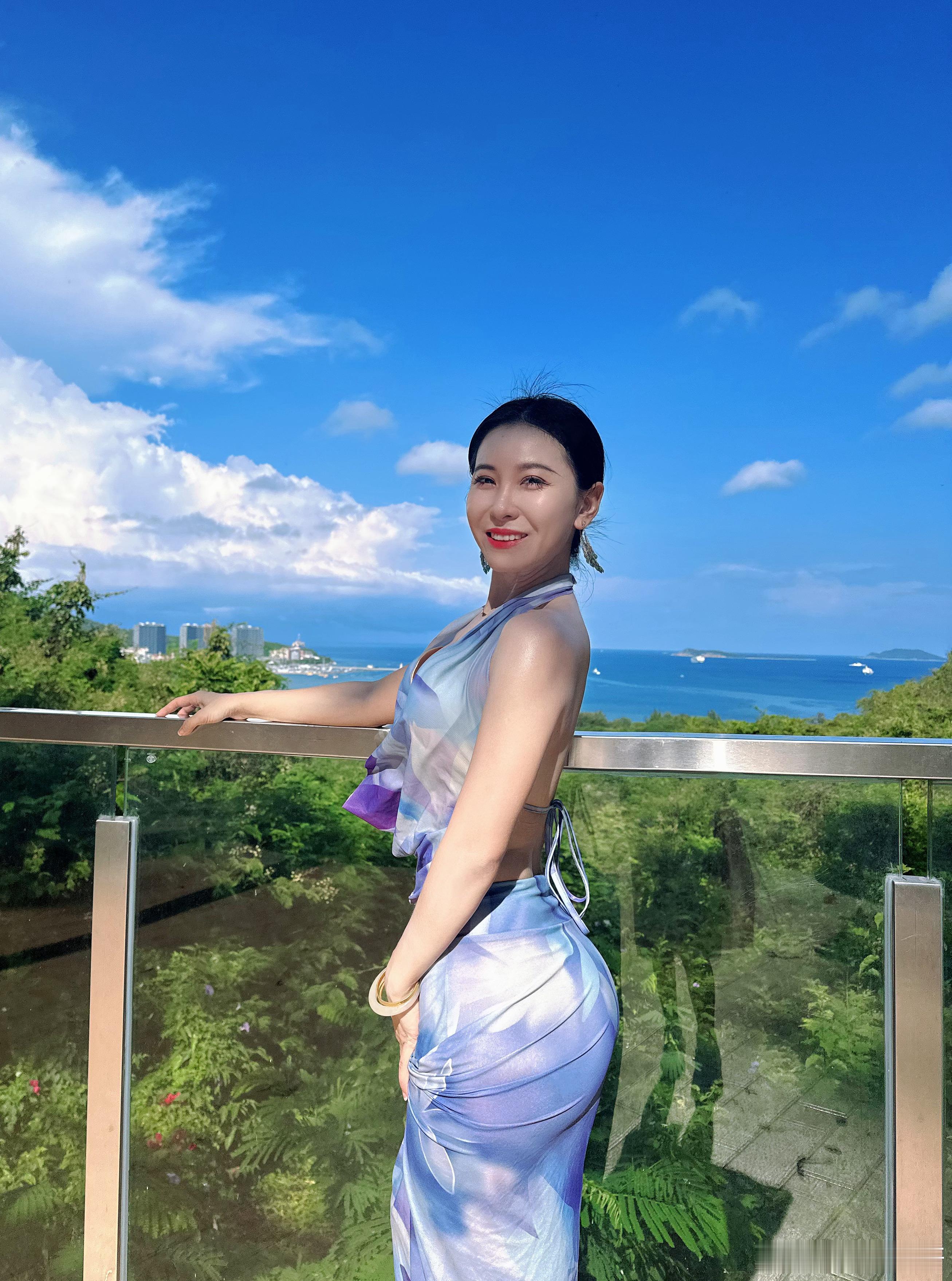 🩵站在属于自己的高度，🩵看自己该看的风景。🩵诗和远方都要去，🩵看看，总会