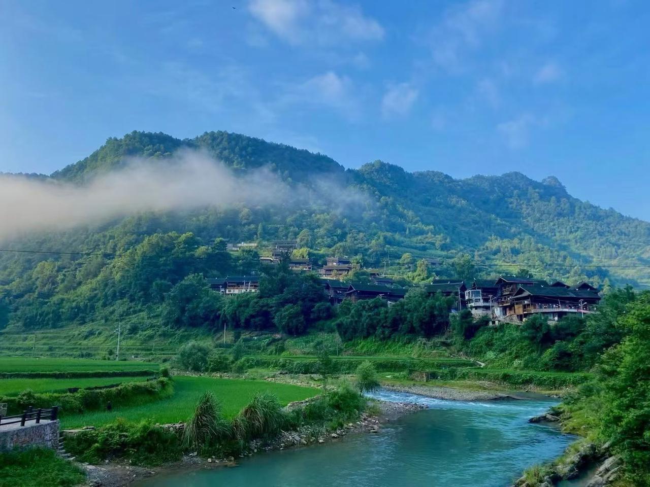 为什么A股上涨的资金赶不上流出的资金，也很难有持续性！1，IPO融资需求大。