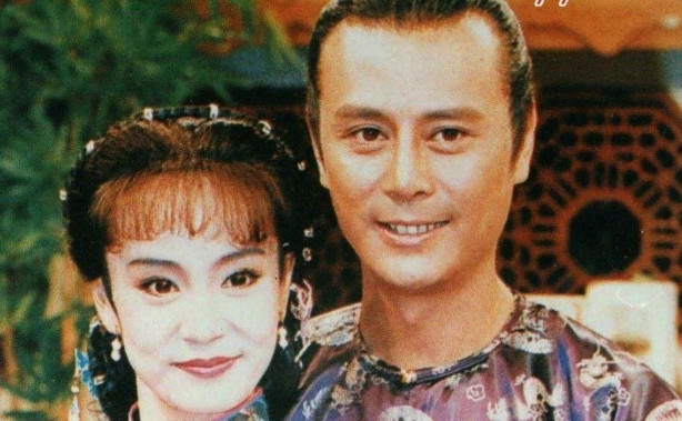 1997年，38岁的刘雪华怀了刘德凯的孩子，没想到婚礼前夕，刘德凯却出轨了一个2