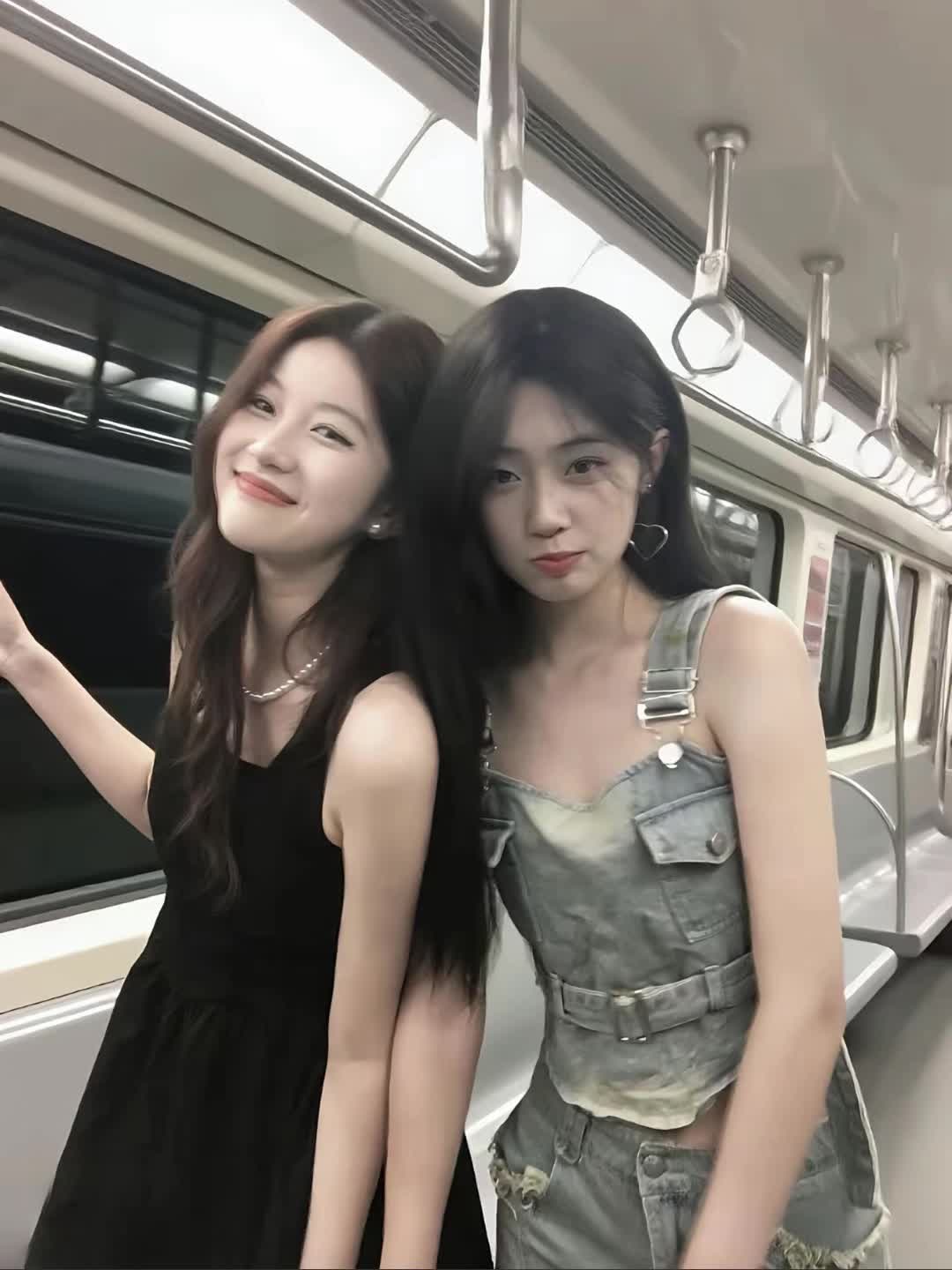 别人七夕手牵手 我们七夕狗望狗