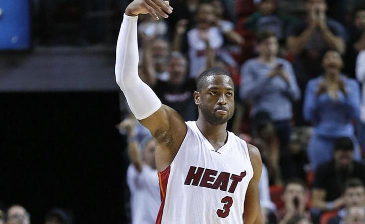 为何不能请美国黑人吃西瓜？2013年，NBA球星韦德来中国捞金，众人在KTV唱歌