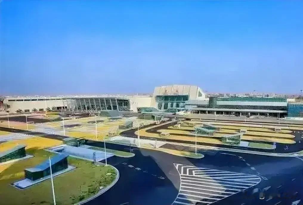 晋江国际机场年吞吐量达到800多万人次，并且刚升级候机室、货仓及1000万级别的