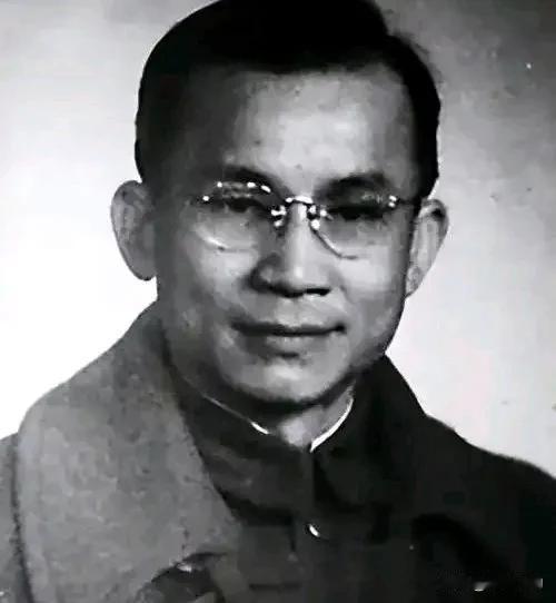 布鲁，1909出生，原名卢茂焕，又名陈泊，海南琼海博鳌人，他1941年任陕甘