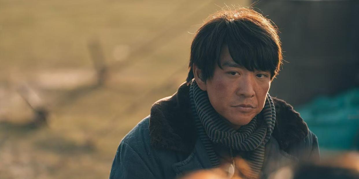 可可西里没有英雄，只有零下40度的枪口，和兄弟溅在雪上的热血。电视里的温情全是